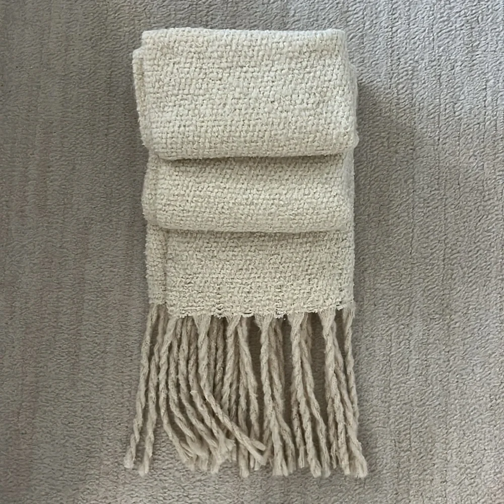 Oversized chunky scarf